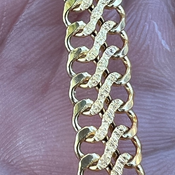 Vintage Gold Chain Bracelet - Picture 4 of 5